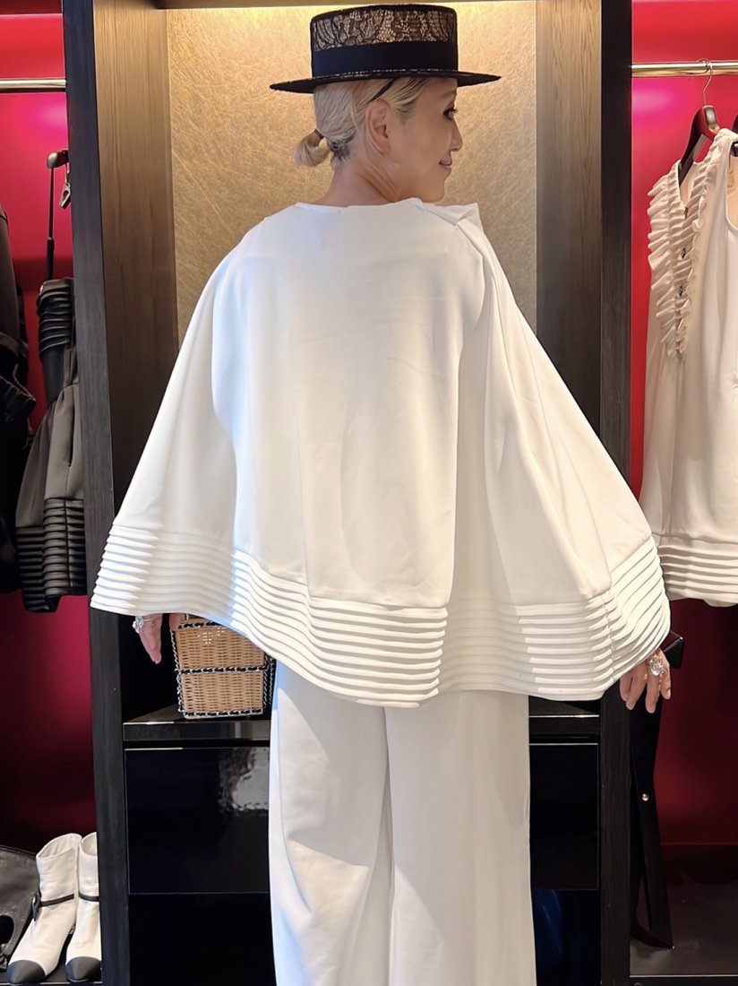 [ชุดบีชทาวน์] Tuxedo Poncho 026 Voyage Milk ราคาปกติ 49,500 เยน (รวมภาษี)